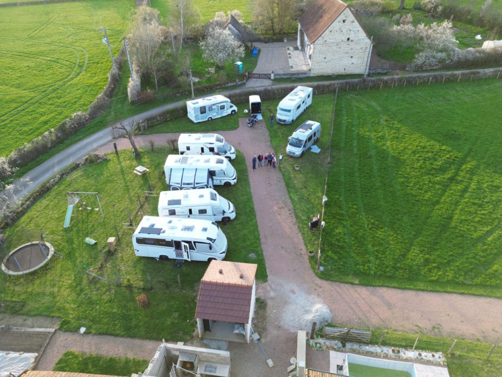 Aire camping-car  Viry (71120) - Photo 6